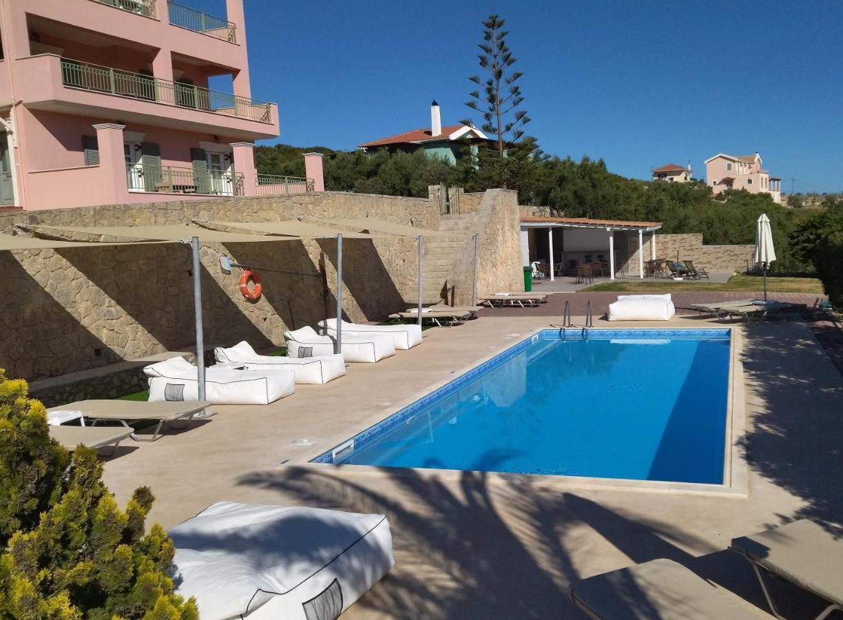 Lagoon View Apartments - Adults Only لاسي المظهر الخارجي الصورة