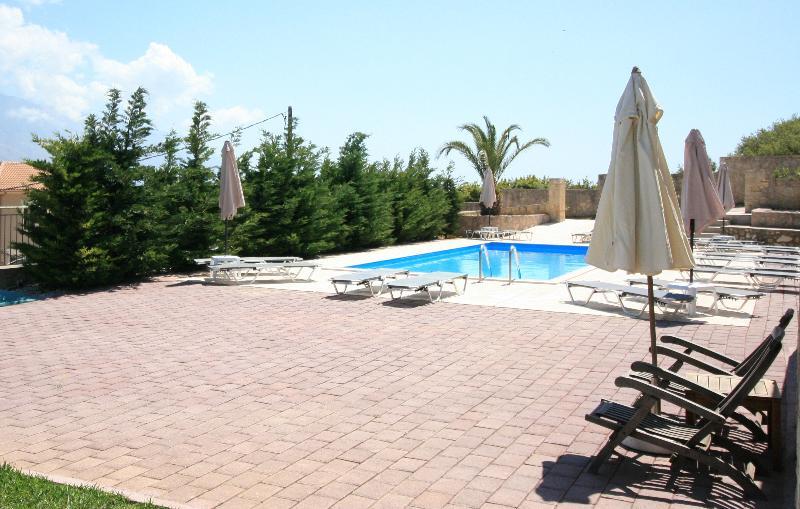 Lagoon View Apartments - Adults Only لاسي المظهر الخارجي الصورة